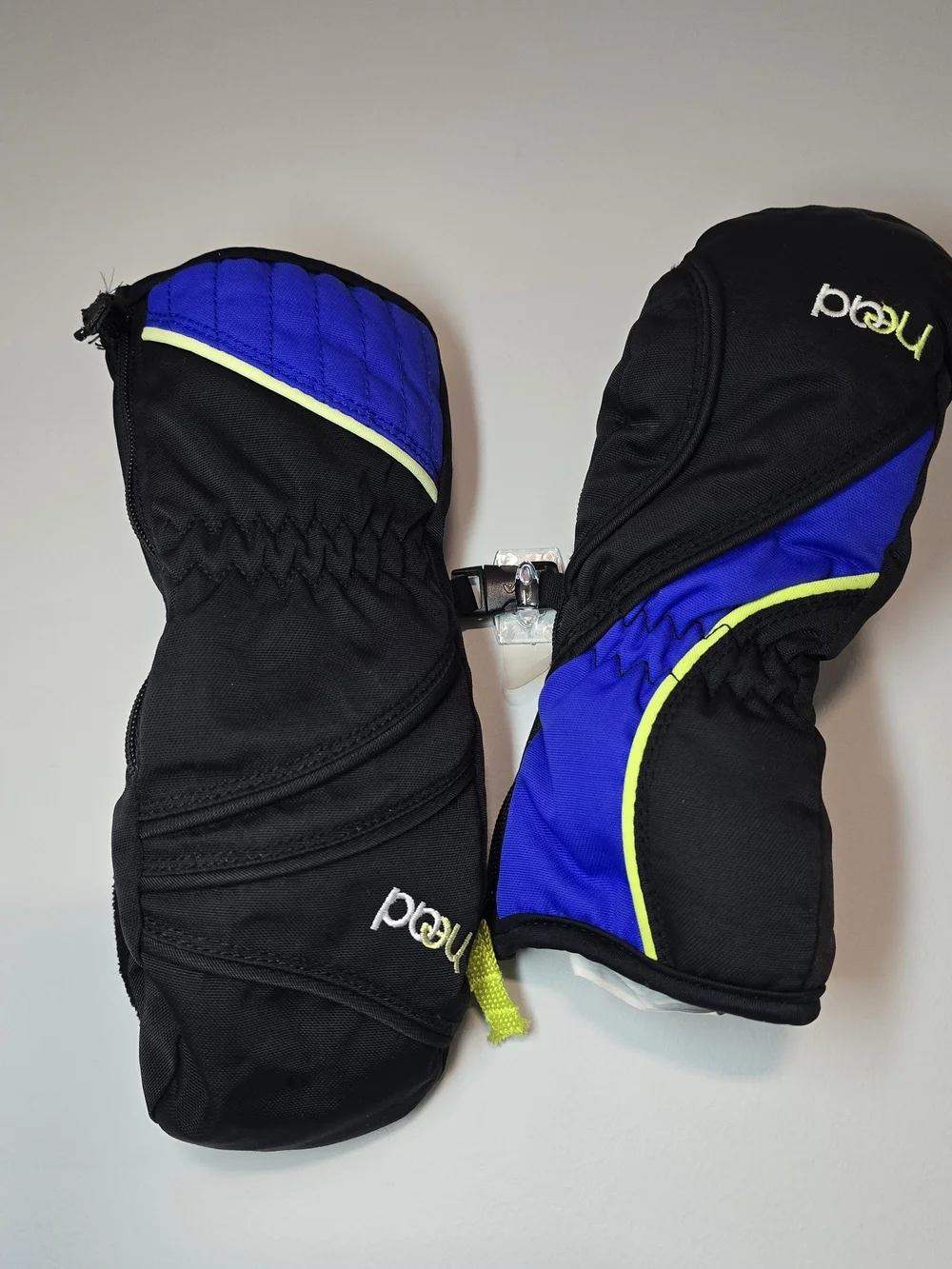 Black Fleece-Lined Water Proof Winter Gloves Easy On With Side Zipper Xsmall